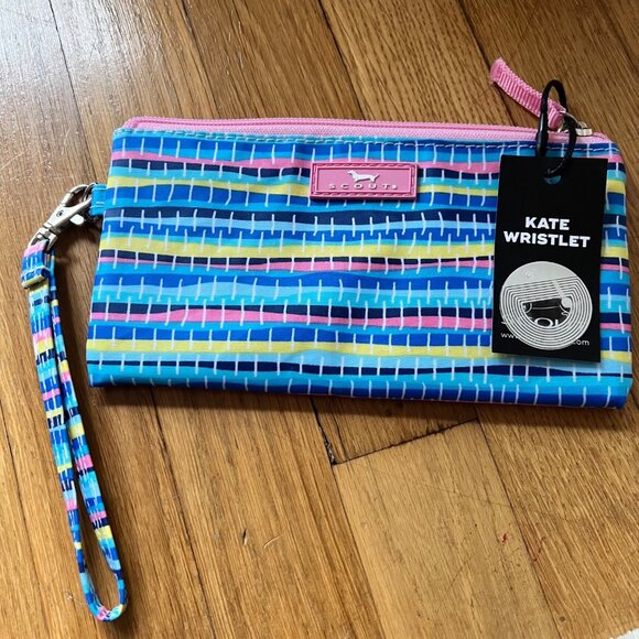 SCOUT Kate Wristlet Lightweight Water-Resistant Clutch Wallet with Strap NWT - Picture 5 of 9